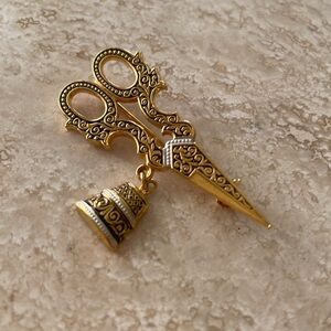 Vintage Goldtone Scissors Brooch with Thimble Charm